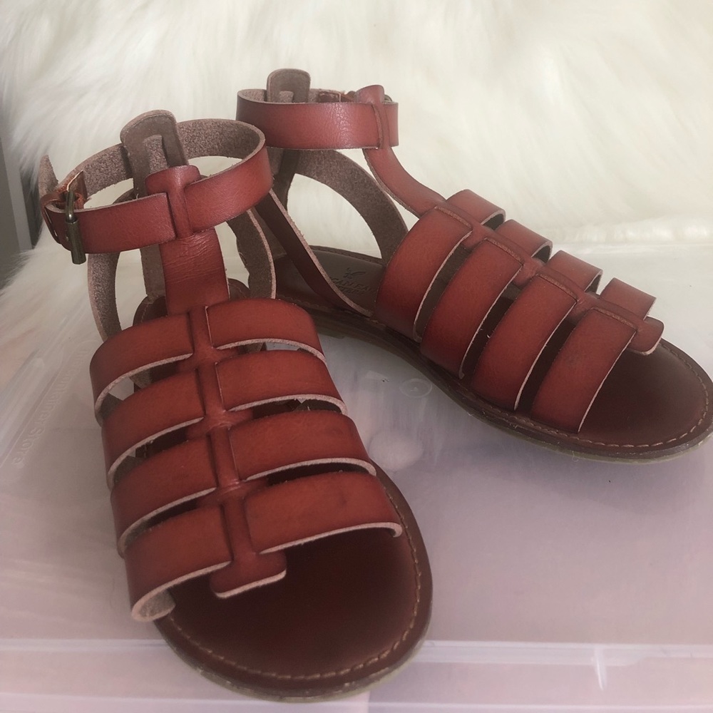American Eagle Outfitters Brown Weave Strap Buckle Summer Sandal Size 5